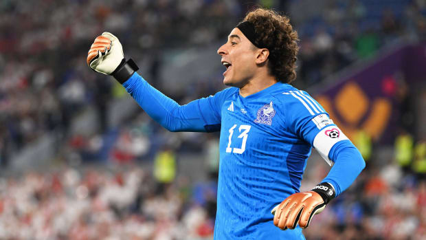 Guillermo-Ochoa-Mexico-GK-Poland